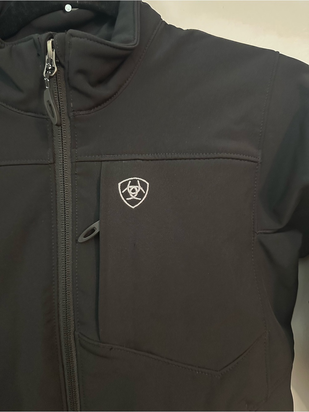 NWOT ARIAT BOYS' 2.0 SOFTSHELL
PERFORMANCE STRETCH JACKET - Picture 6 of 12